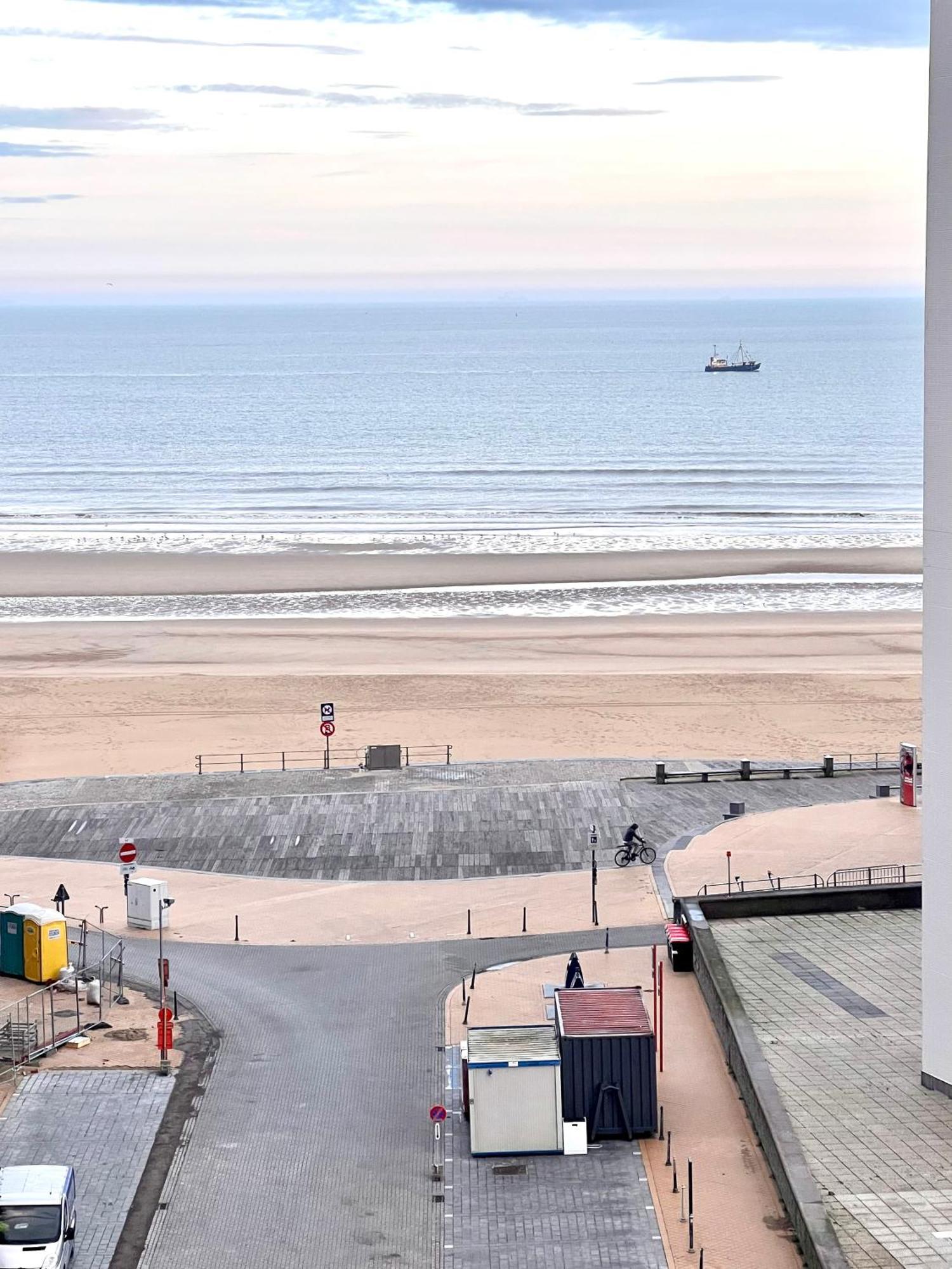 Studio Sea View - Royal Ascot Oostende Bagian luar foto